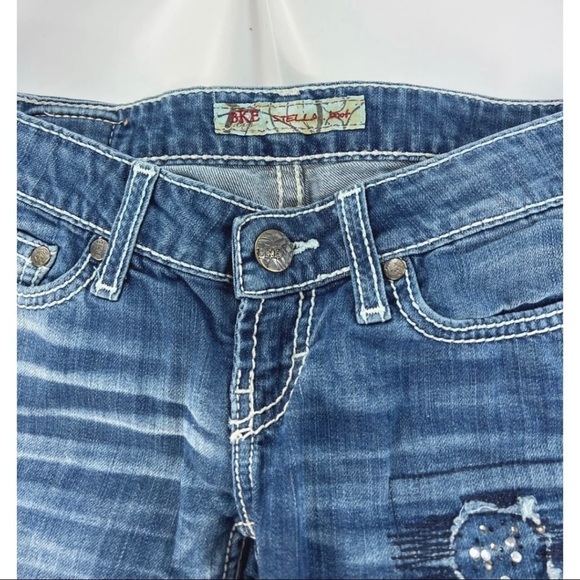 BKE Buckle Womens Sz 23 Stella Denim Embroidered Patchwork Bermuda Jean Shorts - Picture 3 of 10